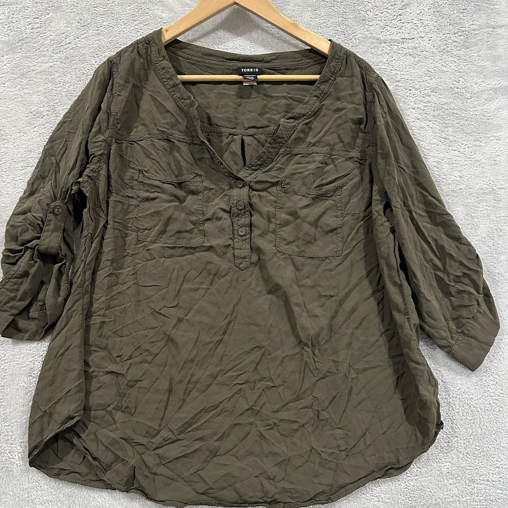 Torrid Blouse Shirt Long Sleeve Women 2 Plus Green 1/4 Button Loose Island Beach